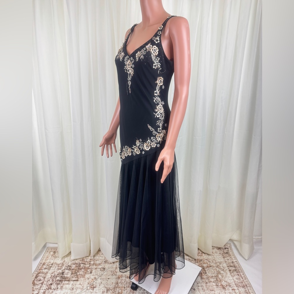 R&M Richards Elegant Black Floral Embroidered & Beaded Dress Size 8P - Picture 4 of 16